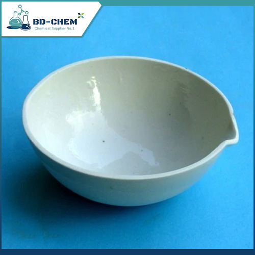 Bát sứ có mỏ